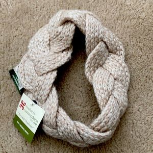 Wool headband.
